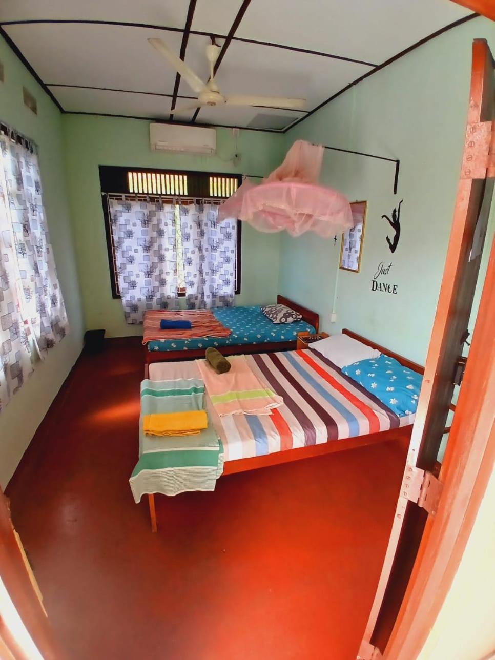 Tony'S Garden House Back Packers Inn Jaffna Luaran gambar