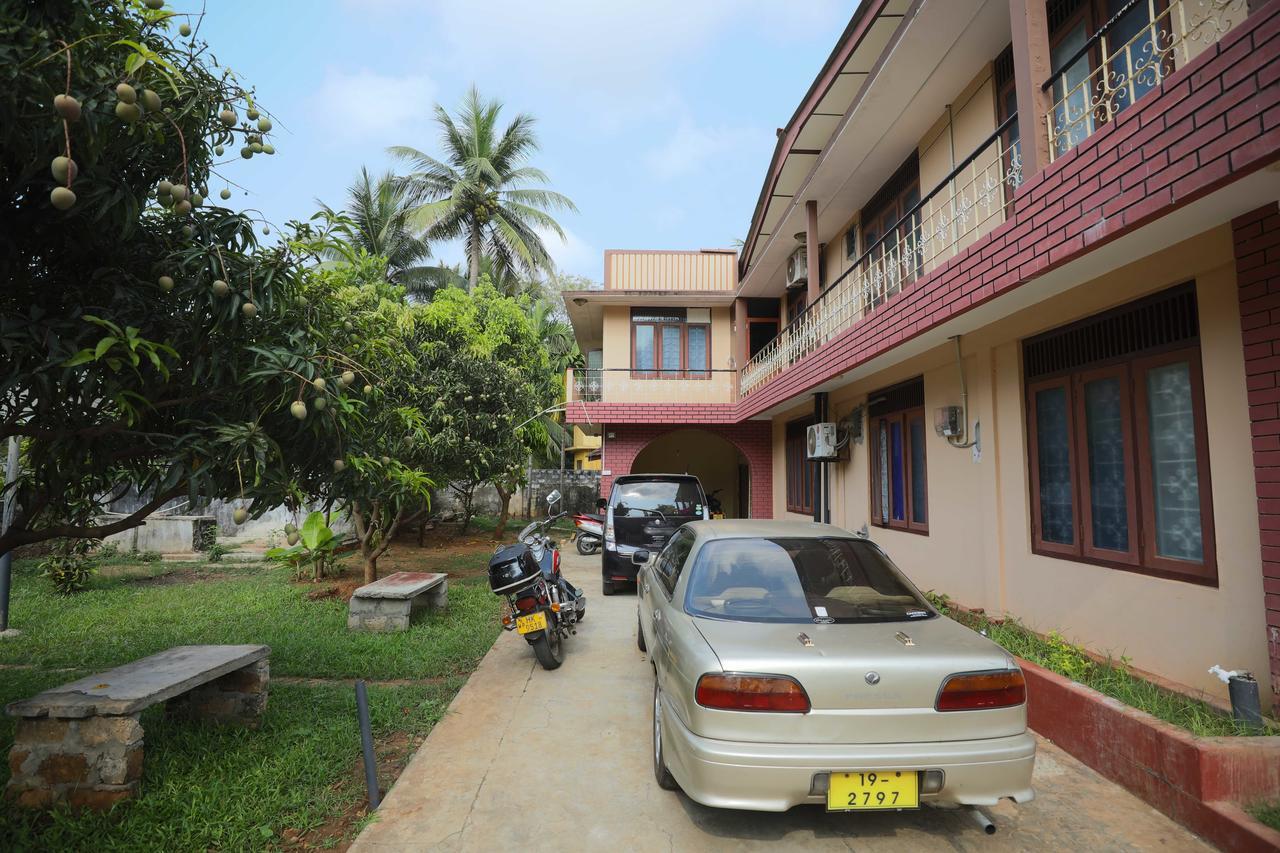 Tony'S Garden House Back Packers Inn Jaffna Luaran gambar